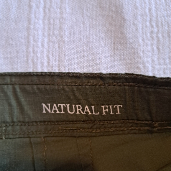 Croft & Barrow women's size 14 green natural fit 5 pocket folded cuff shorts NWT - Picture 2 of 8